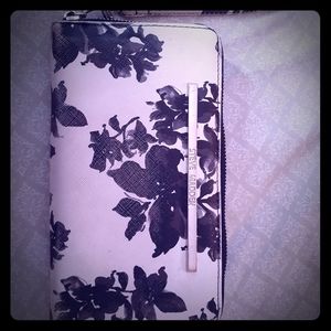 Steve Madden Floral Wristlet